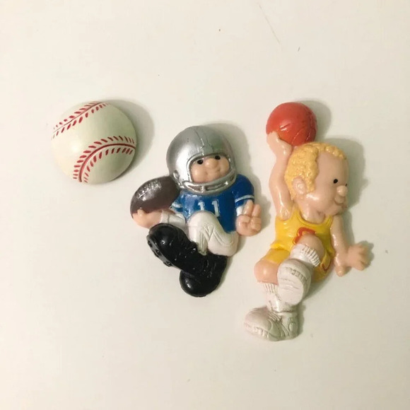 Vintage Sports Magnets Football  Basketball Baseball Collectibles - Picture 1 of 14